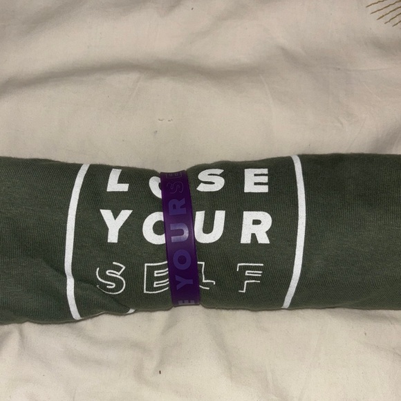 Lightening in a bottle rare bracelet with loose yourself green tree 🌲 tee med - Picture 2 of 6